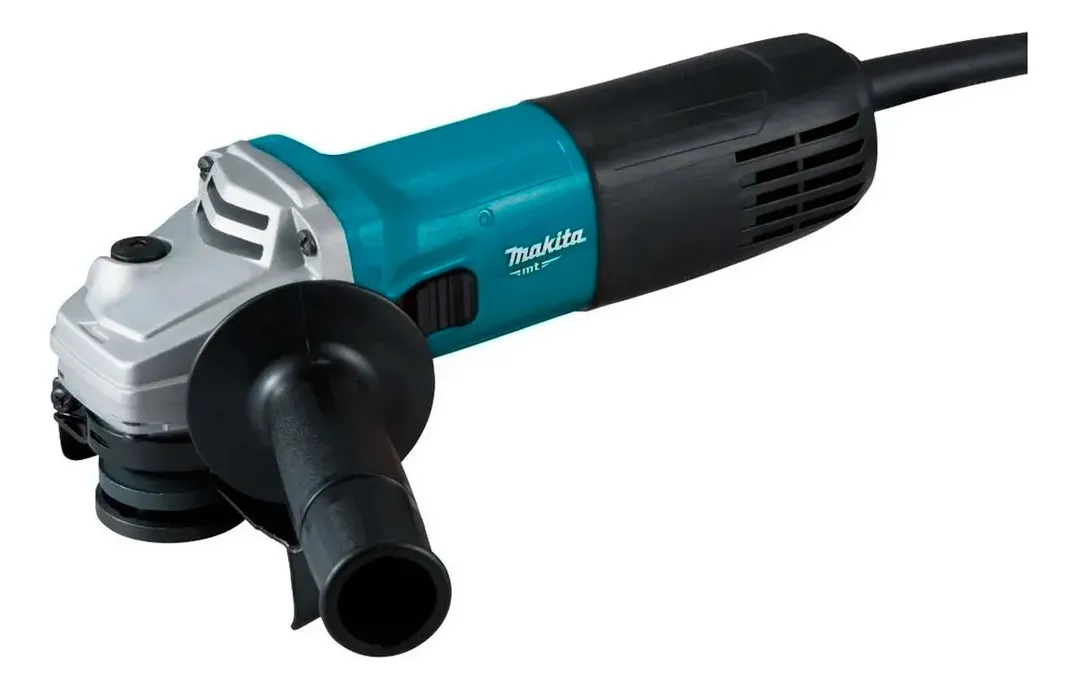 Review of the Makita M9510B angle grinder, with power, handling, disc size, trade-offs and who this 4-1/2 inch corded grinder suits best.